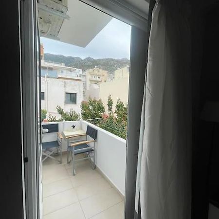 Studio In The Center, 2 Mins From The Beach Loutráki Exteriér fotografie