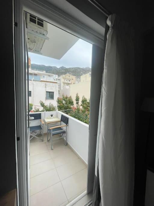 Studio In The Center, 2 Mins From The Beach Loutráki Exteriér fotografie